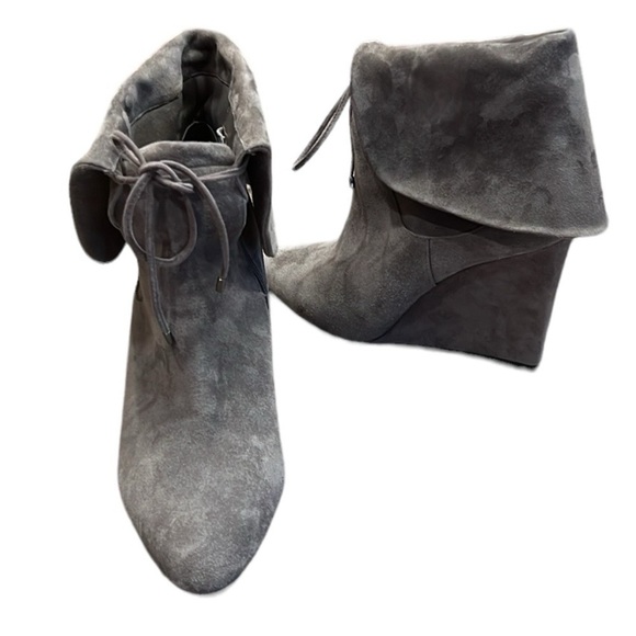 White House Black Market Gray Suede Britton Wedge Ankle Booties Size 9.5 - Picture 4 of 11